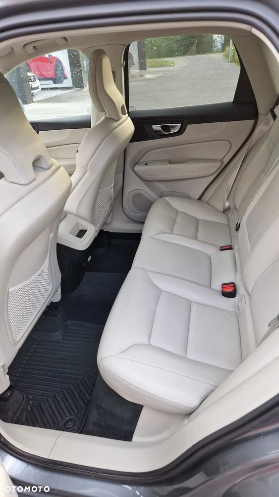 Volvo XC 60 T5 Geartronic Momentum - 18