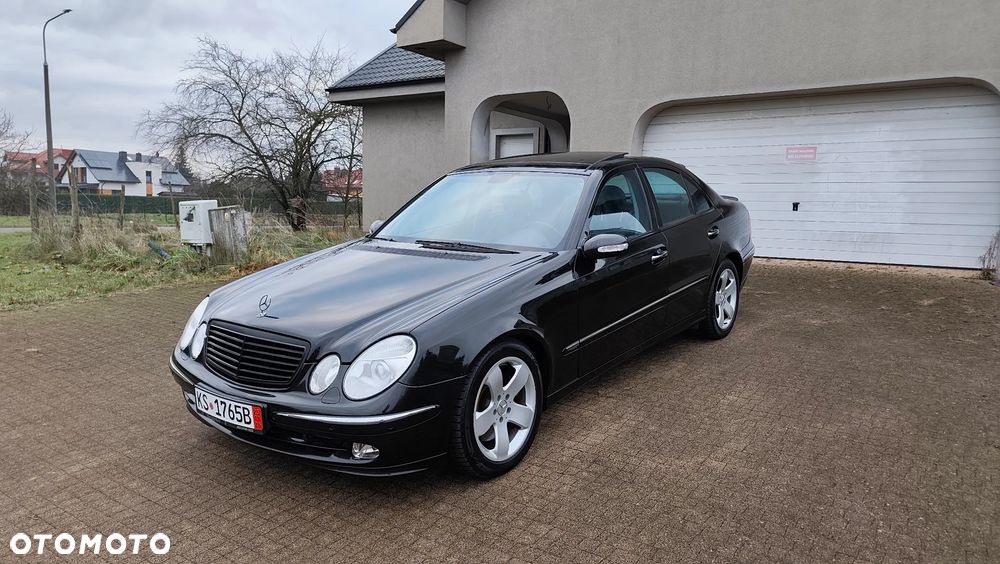 Mercedes-Benz Klasa E 500 4Matic Avantgarde Sport Edition AMG - 3