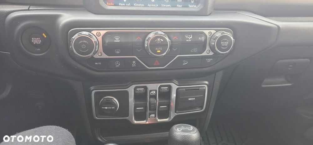 Jeep Wrangler - 24