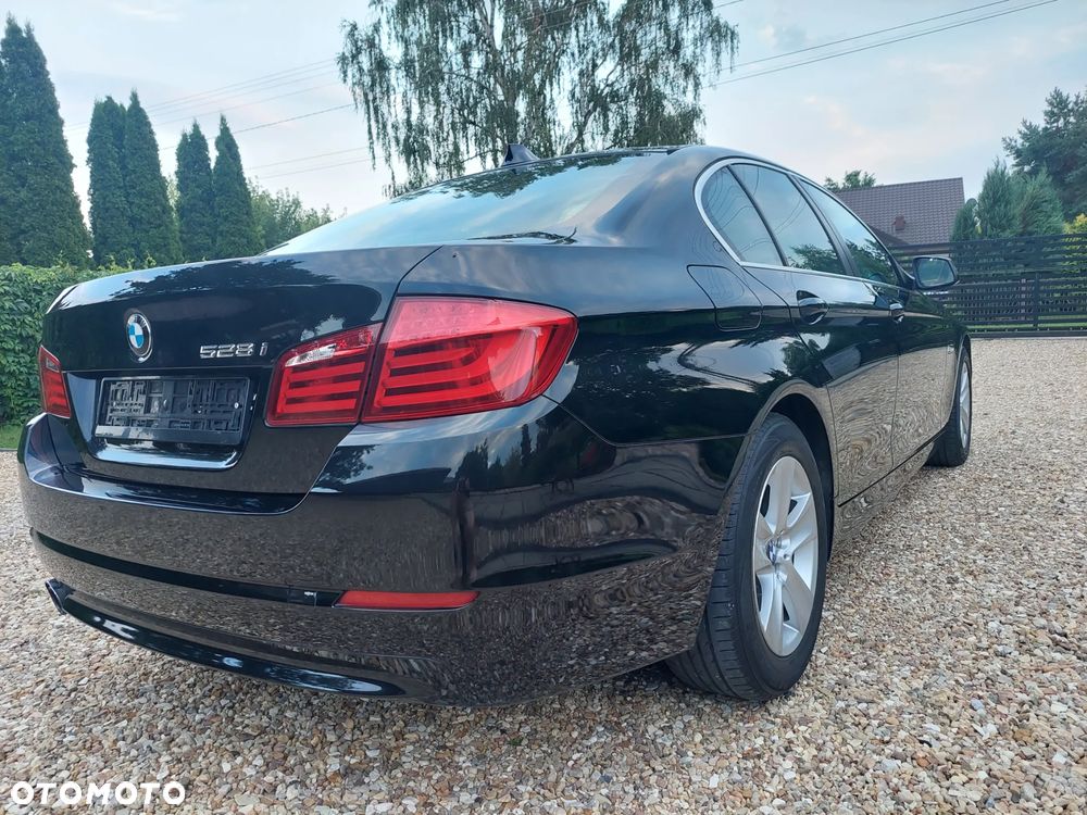 BMW Seria 5 528i - 27