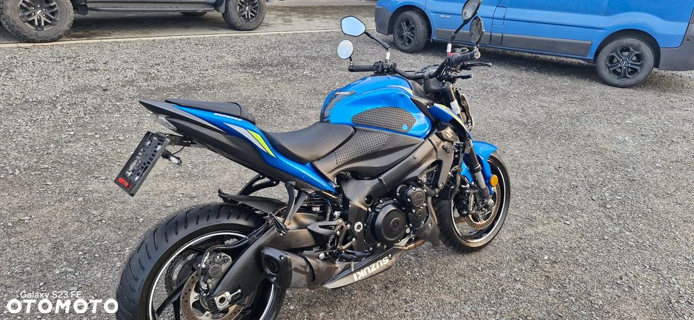 Suzuki GSX 1000 - 5