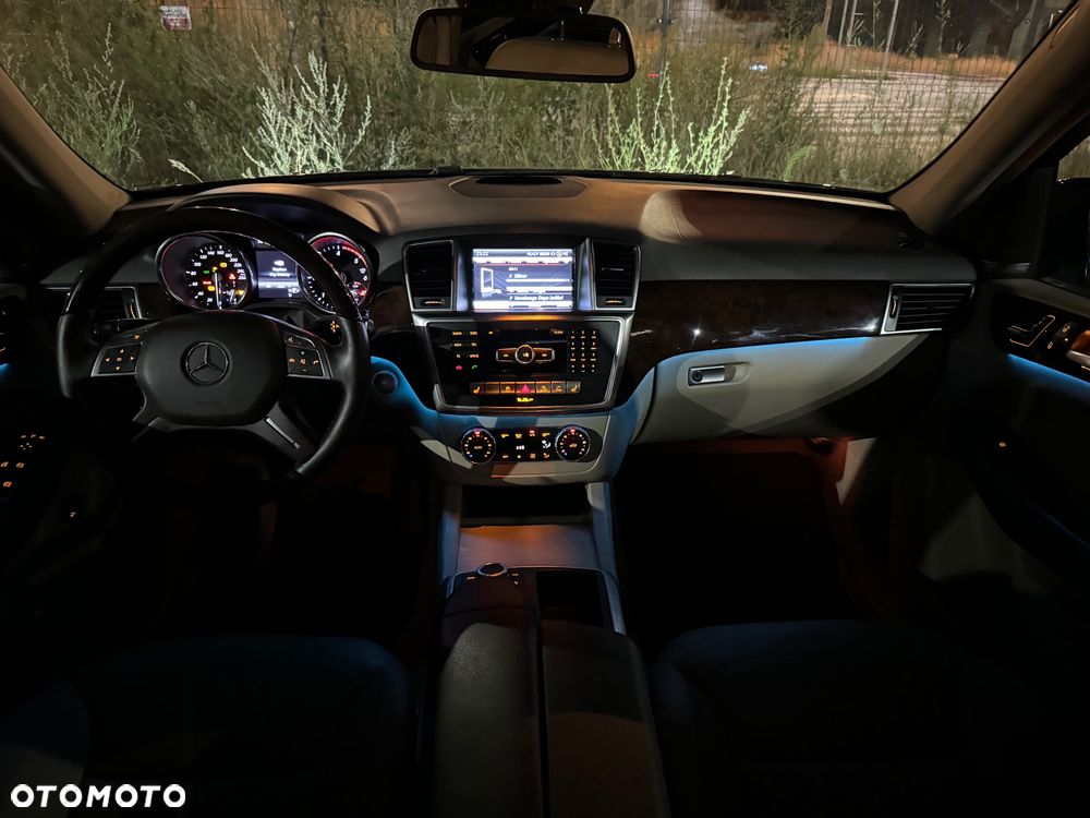 Mercedes-Benz ML 350 BlueTEC 4MATIC 7G-TRONIC - 38