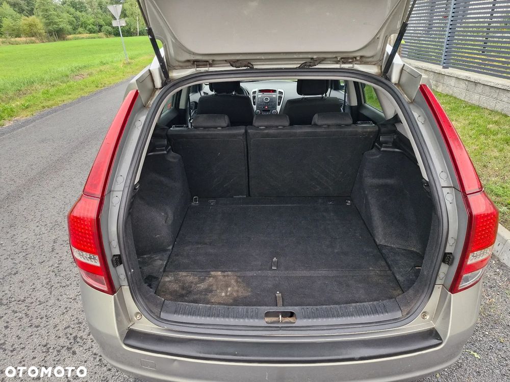 Kia Ceed - 14