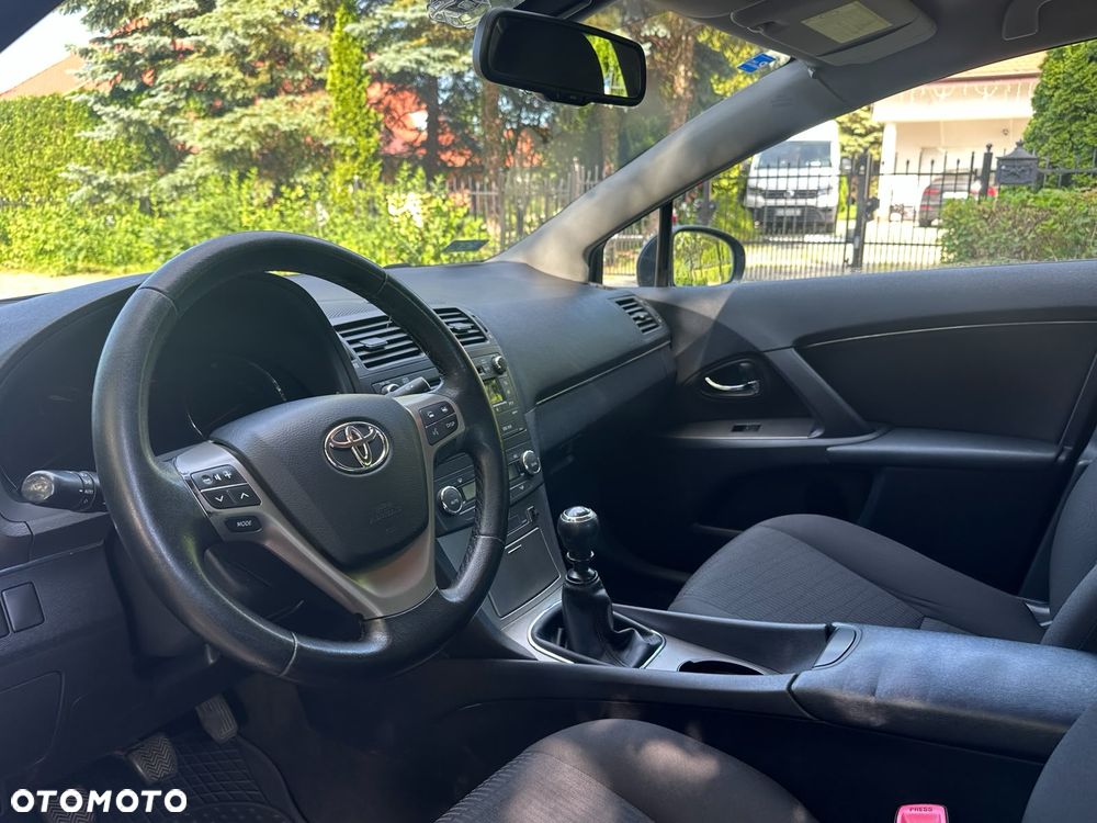 Toyota Avensis 1.8 Sol - 8