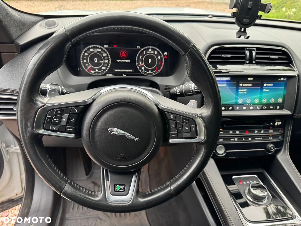 Jaguar F-Pace 2.0 i4P AWD R-Sport - 26