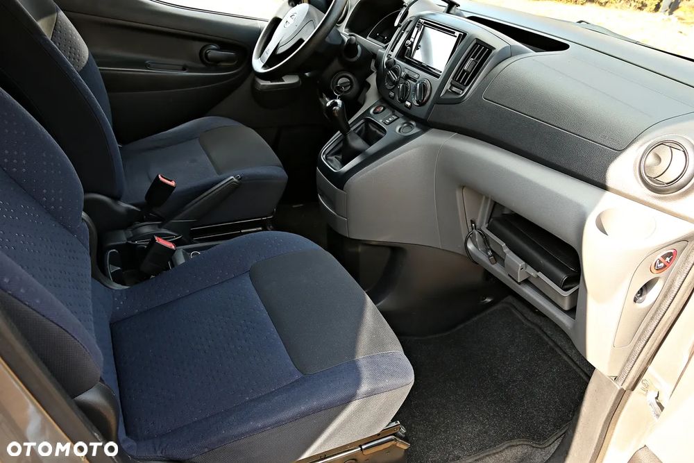 Nissan NV200 - 25