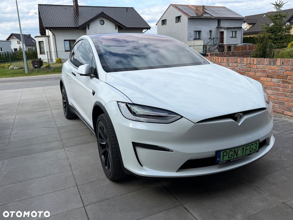 Tesla Model X - 7