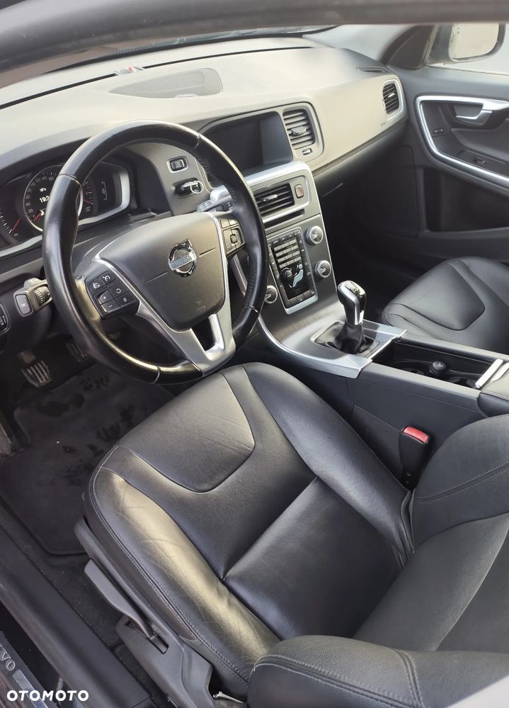 Volvo V60 D4 Drive-E Momentum - 11