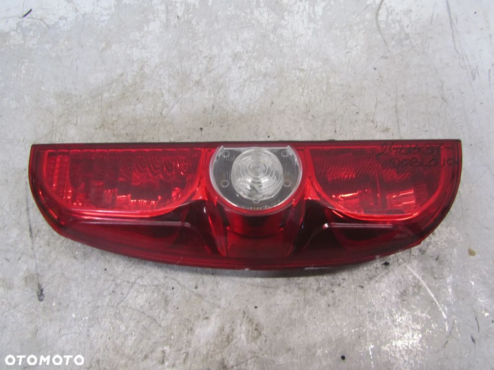 fiat doblo 10r->lampa lewy tył - 1