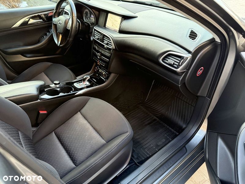 Infiniti Q30 1.6t Premium Tech 7DCT - 16