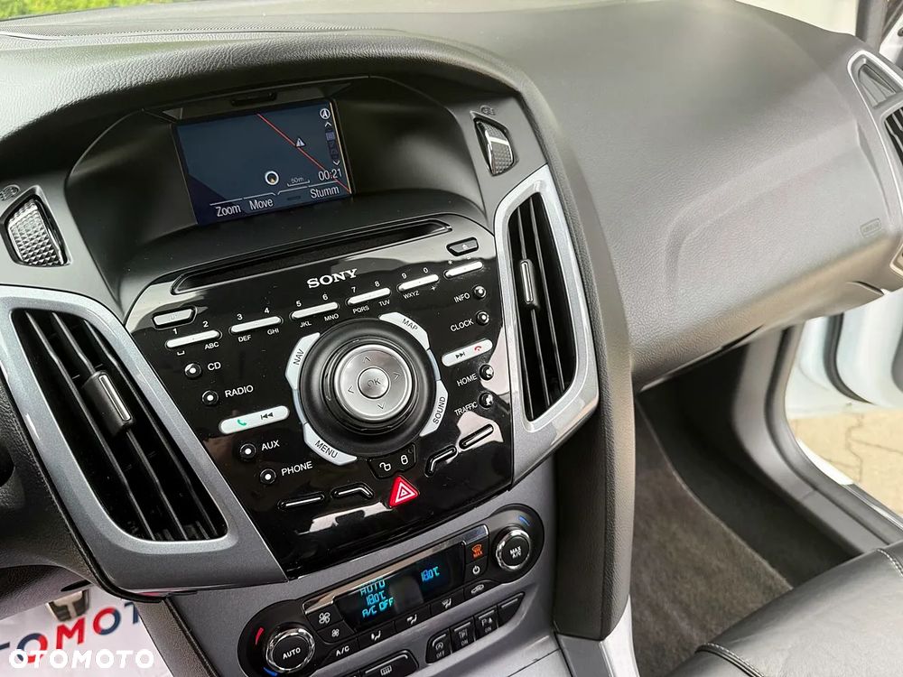 Ford Focus 1.6 EcoBoost Titanium - 34