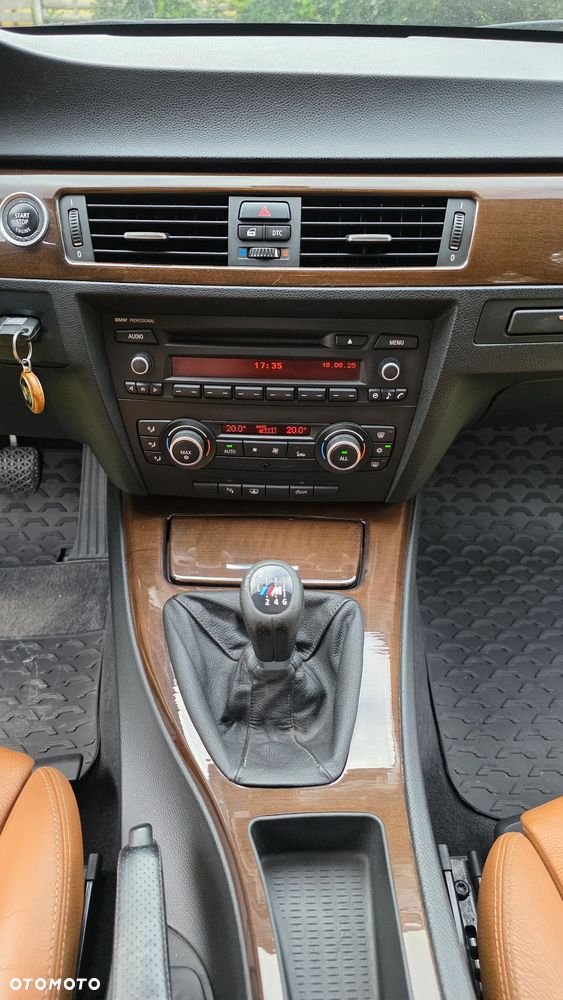 BMW Seria 3 318d - 30