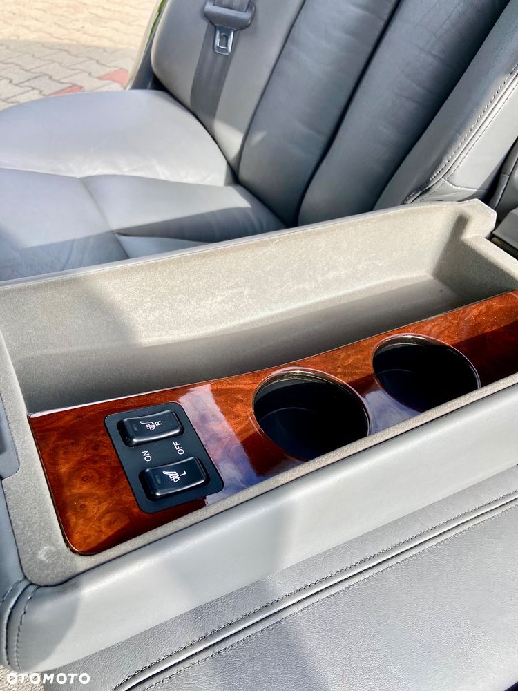 Lexus LS - 26