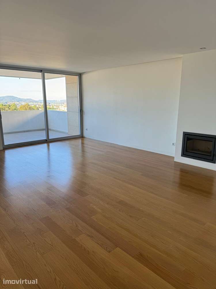 Arrenda-se Apartamento T3 na Falperra último andar. Vistas panorâmicas - Grande imagem: 2/5