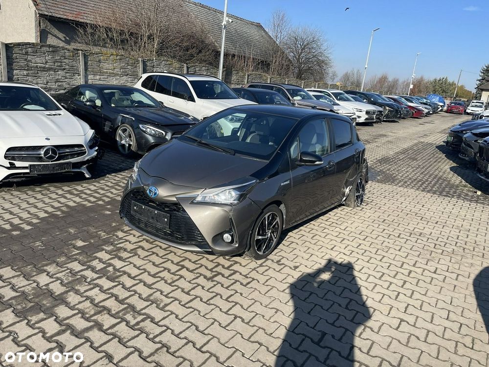 Toyota Yaris Hybrid 100 Selection Pure - 2