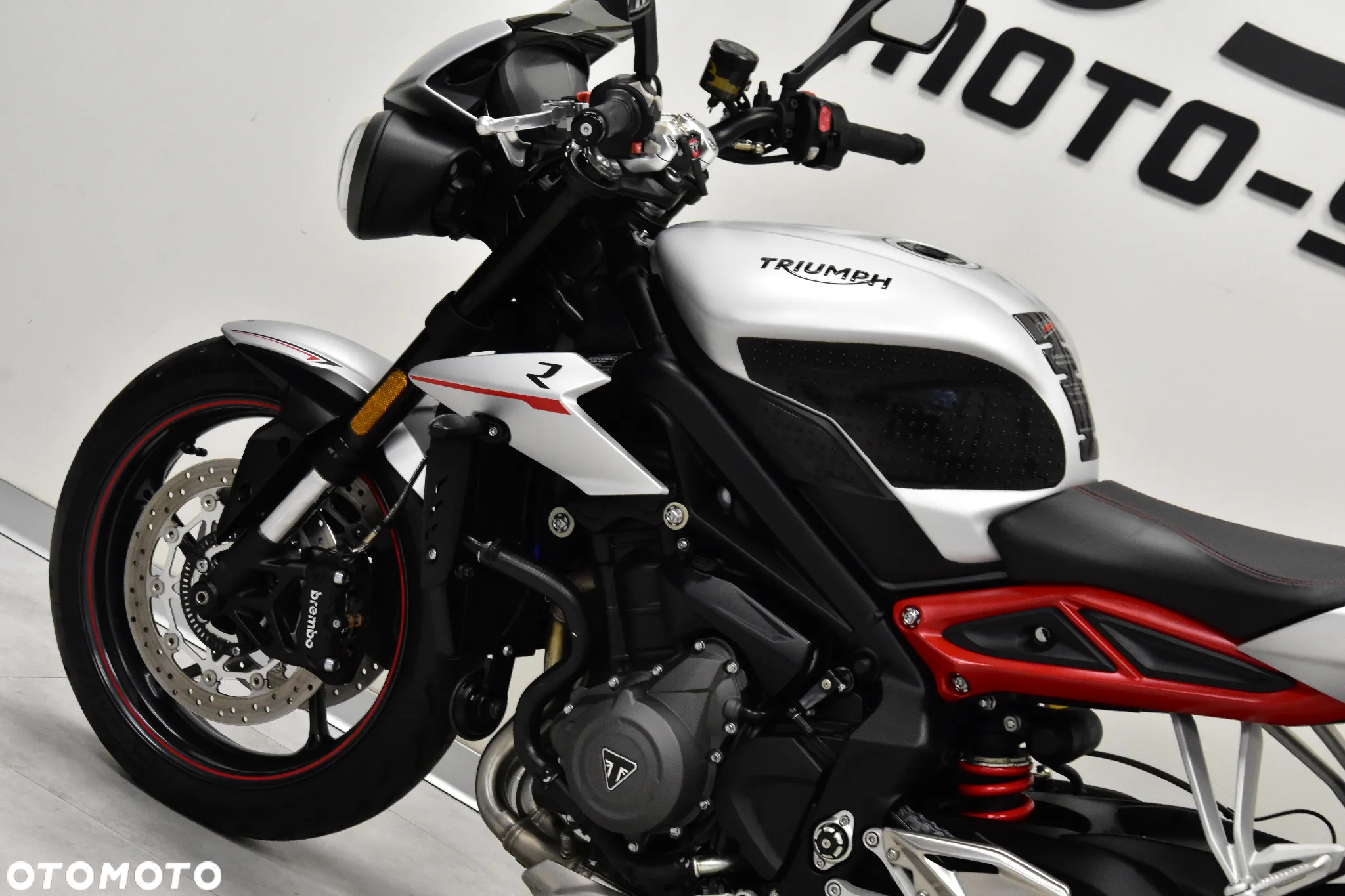 Triumph Street Triple - 16