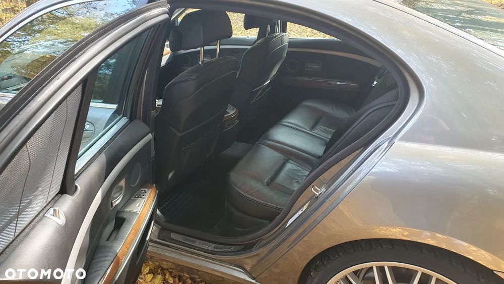 BMW Seria 7 740i - 18