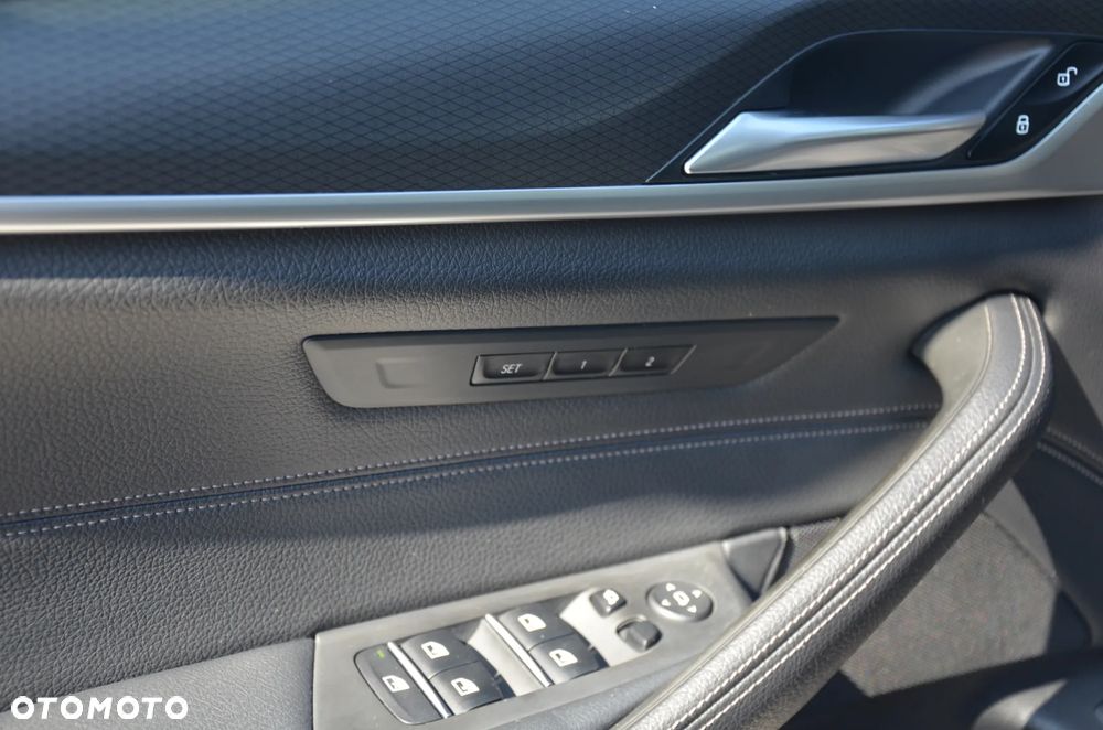 BMW Seria 5 520d Sport - 29