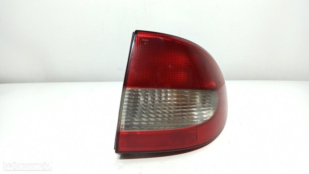FAROLIM TRASEIRO DIREITO RENAULT MEGANE I FASE 2 CLASSIC (LA..) 1.4 16V RXE - 3
