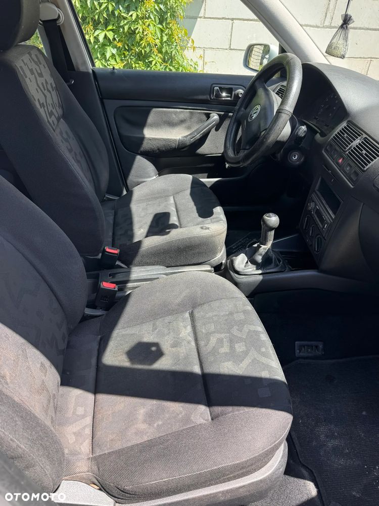 Volkswagen Golf 1.6 Basis - 8