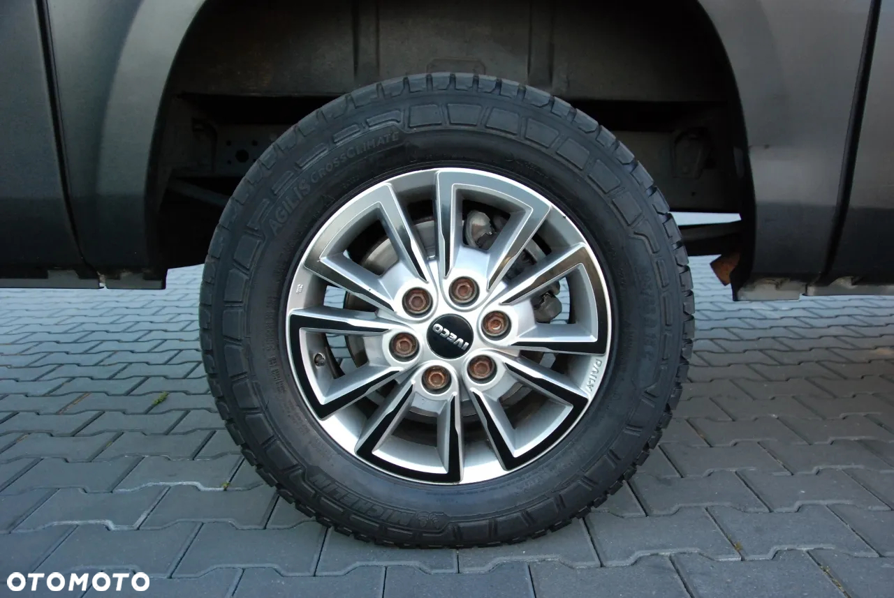 Iveco DAILY 35-180 /  BLASZAK / 2022 ROK /  HI-MATIC / Full opcja / CZARNY METALIK /  SPROWADZONY / PO KONTRAKCIE SERWISOWYM - 20