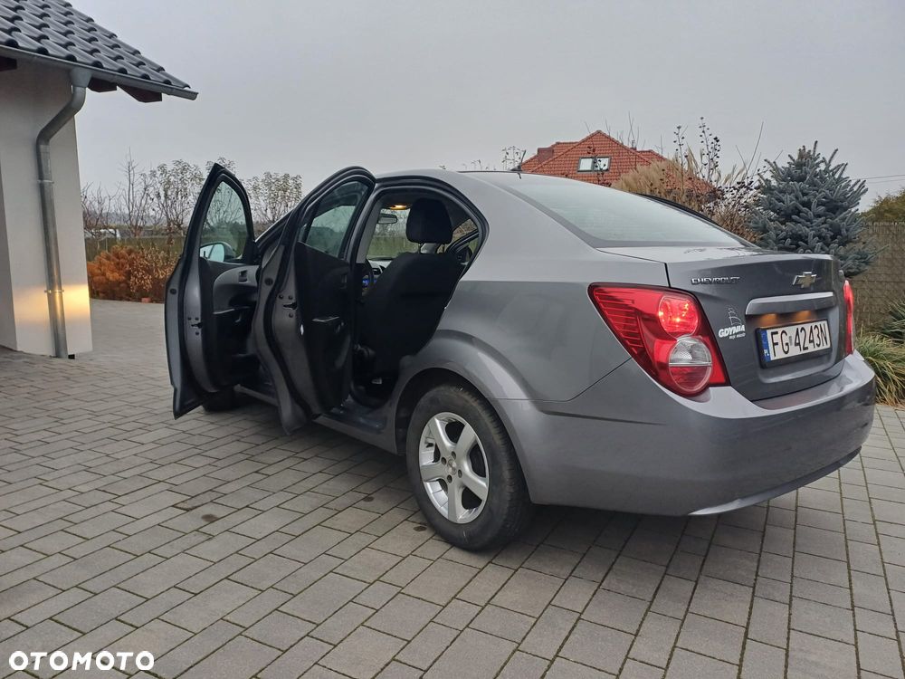 Chevrolet Aveo 1.2 LT - 8