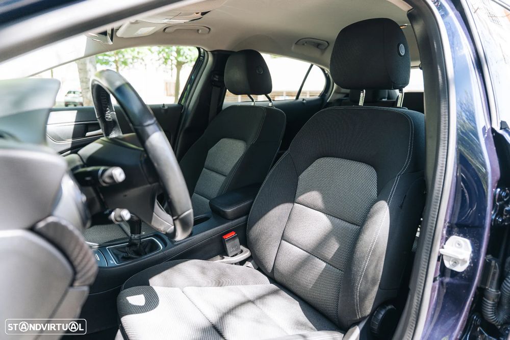 Mercedes-Benz GLA 180 (CDI) d - 19