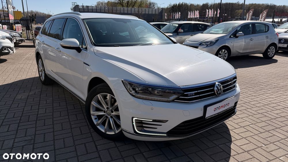 Volkswagen Passat - 2