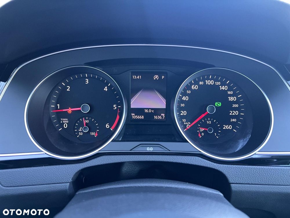 Volkswagen Passat - 11