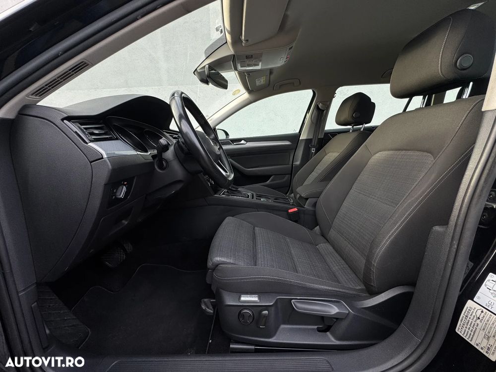 Volkswagen Passat Variant 2.0 TDI SCR DSG Elegance - 13