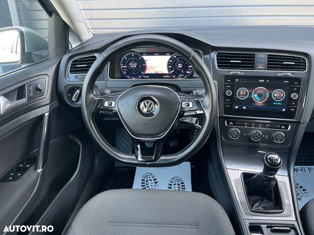 Volkswagen Golf 1.6 TDI BlueMotion Technology Comfortline - 29