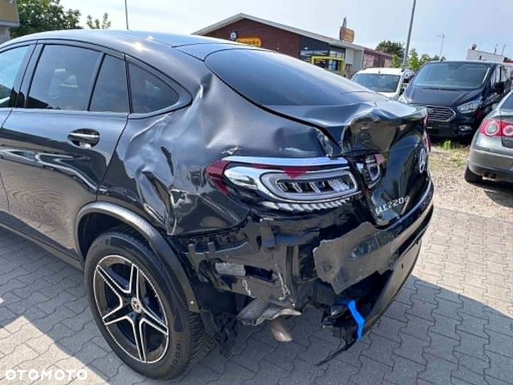 Mercedes-Benz GLC 220 d 4Matic 9G-TRONIC AMG Line - 20