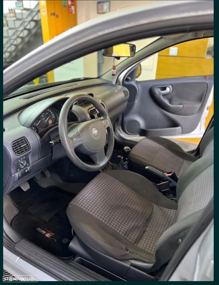 Opel Corsa 1.2 Twinport First - 4