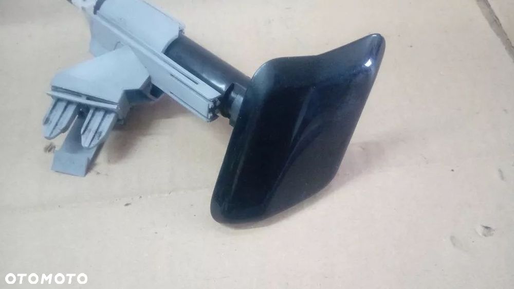 SPRYSKIWACZ LAMPY PRAWY MONDEO MK4 7S71-13L014-AE - 4