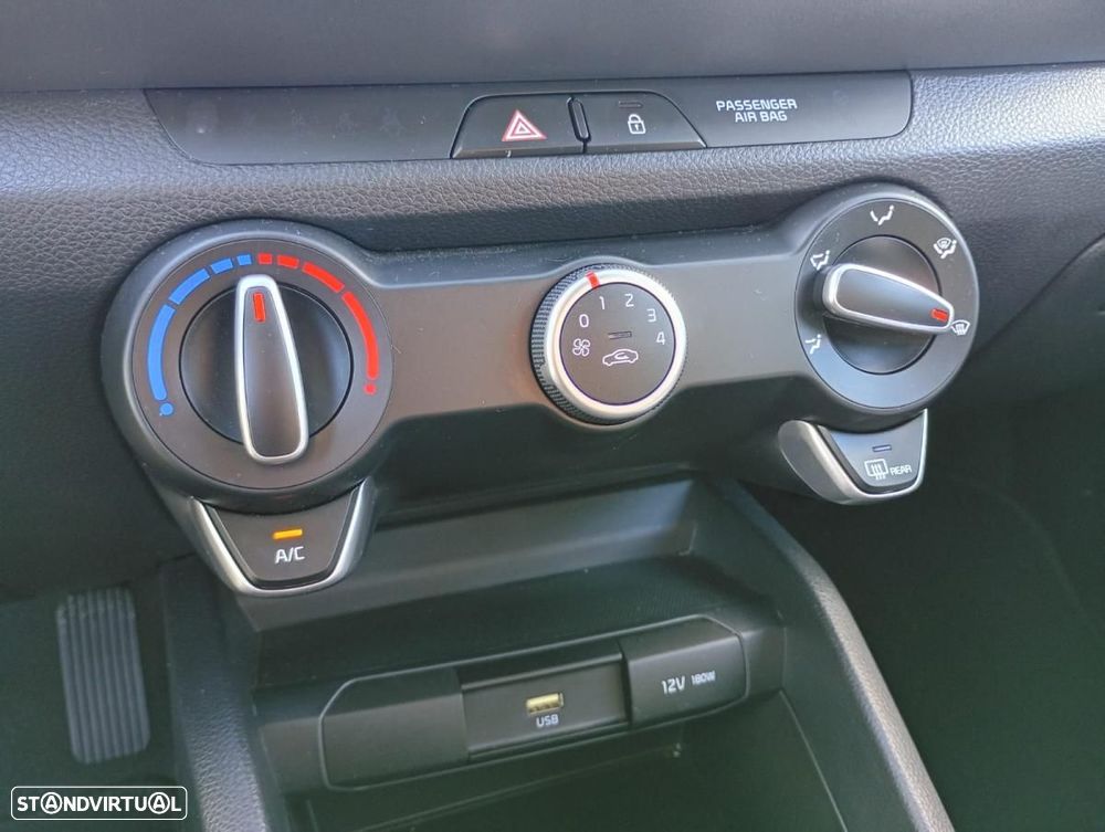 Kia Stonic 1.2 MPi Dynamic - 13