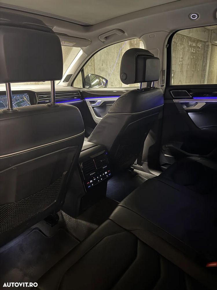 Volkswagen Touareg V6 TDI 4MOTION Elegance - 12