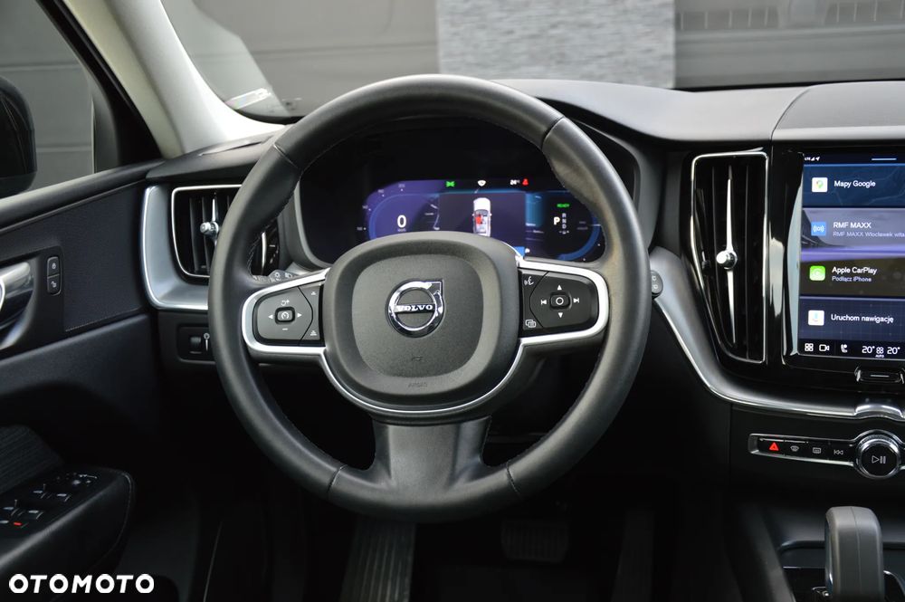 Volvo XC 60 T6 AWD Plug-in Hybrid Ultra Dark - 21