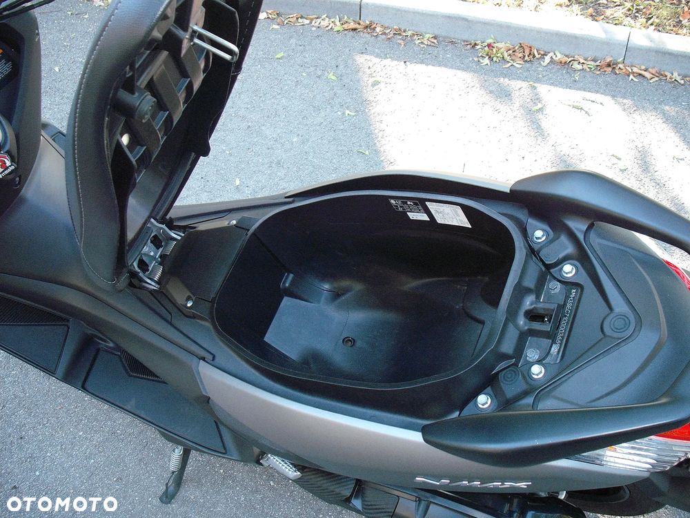 Yamaha NMAX - 8