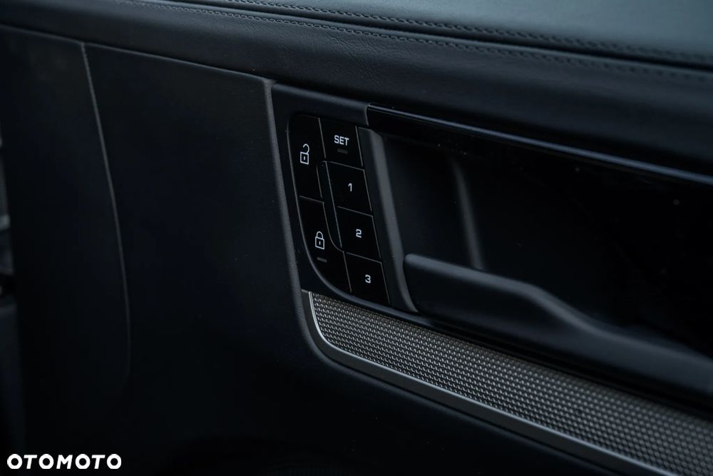 Porsche Cayenne E-Hybrid PHEV - 13