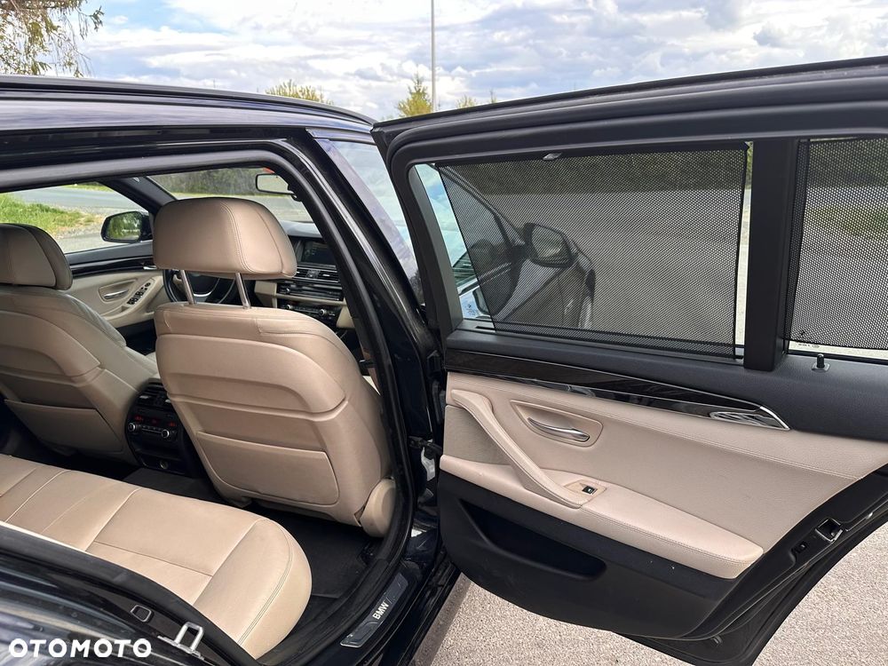BMW Seria 5 525d Luxury Line - 20