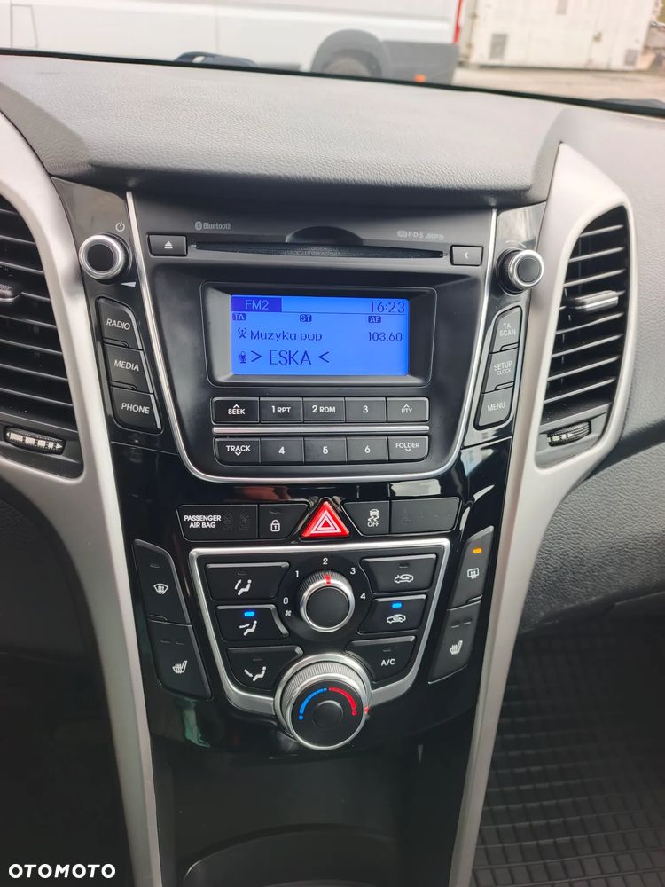 Hyundai i30 i30cw 1.4 Fifa World Cup Edition - 32
