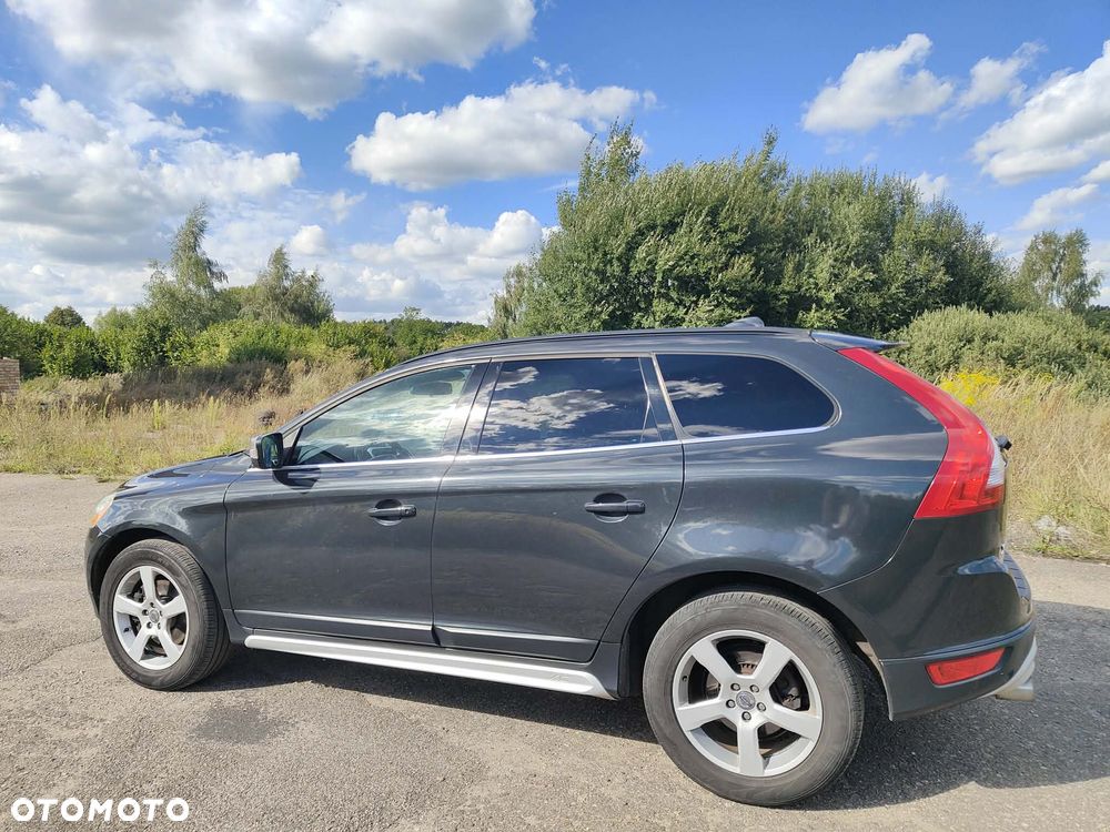 Volvo XC 60 D5 AWD R-Design - 3