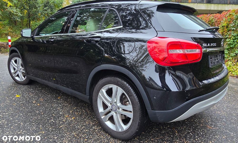 Mercedes-Benz GLA - 8