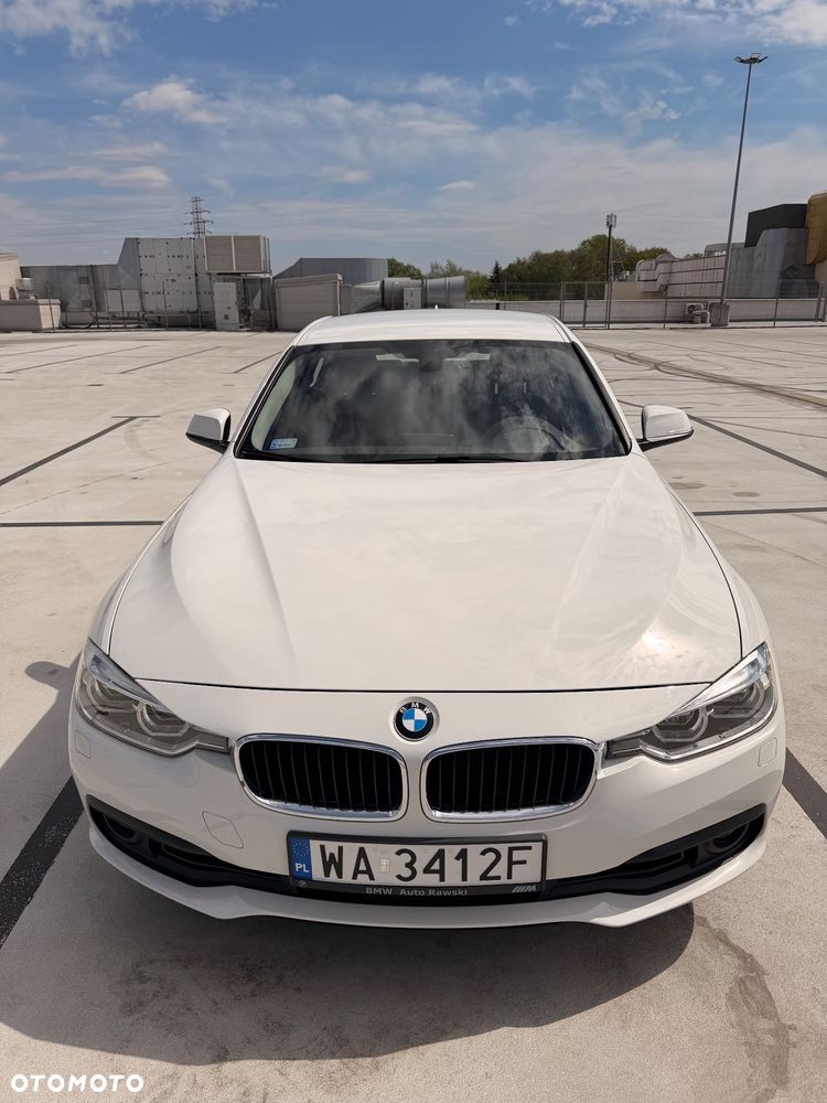 BMW Seria 3 318i - 6