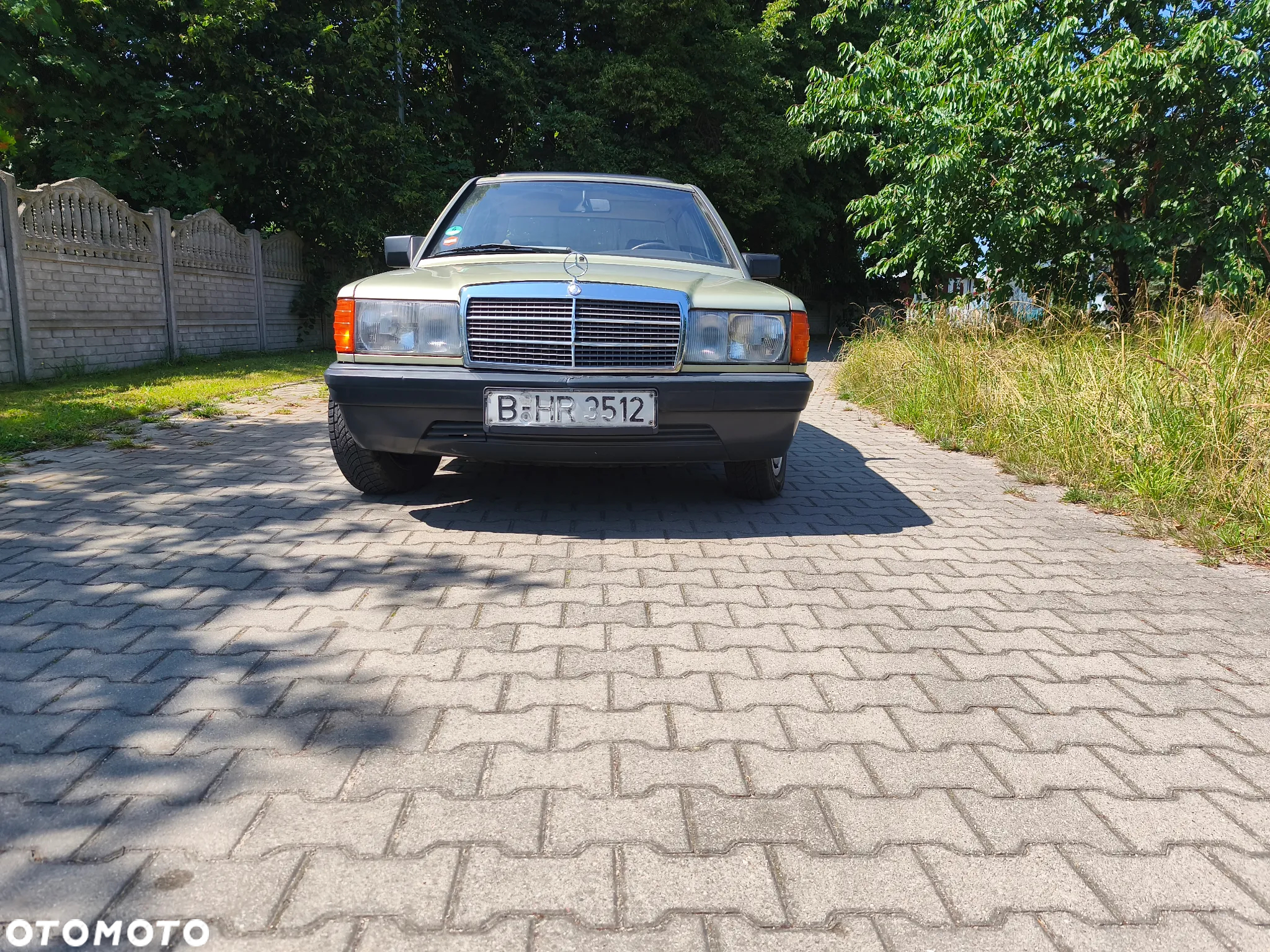 Mercedes-Benz W201 (190) - 2