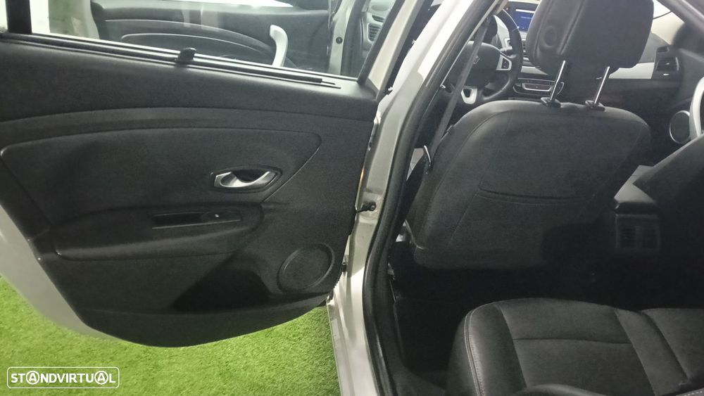 Renault Fluence 1.5 dCi Exclusive - 22