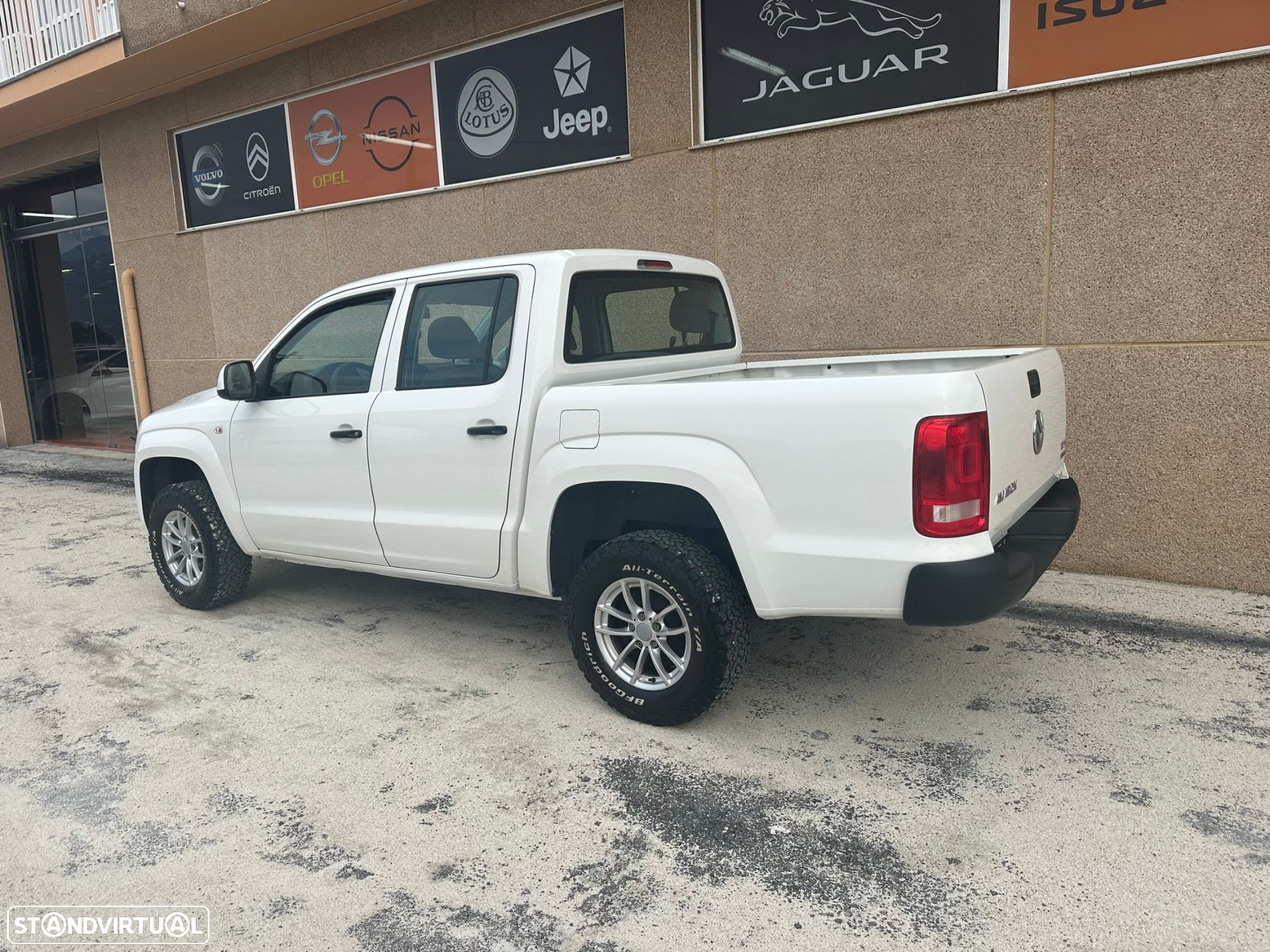 VW Amarok 2.0 TDi CD Trendline 4Motion - 10