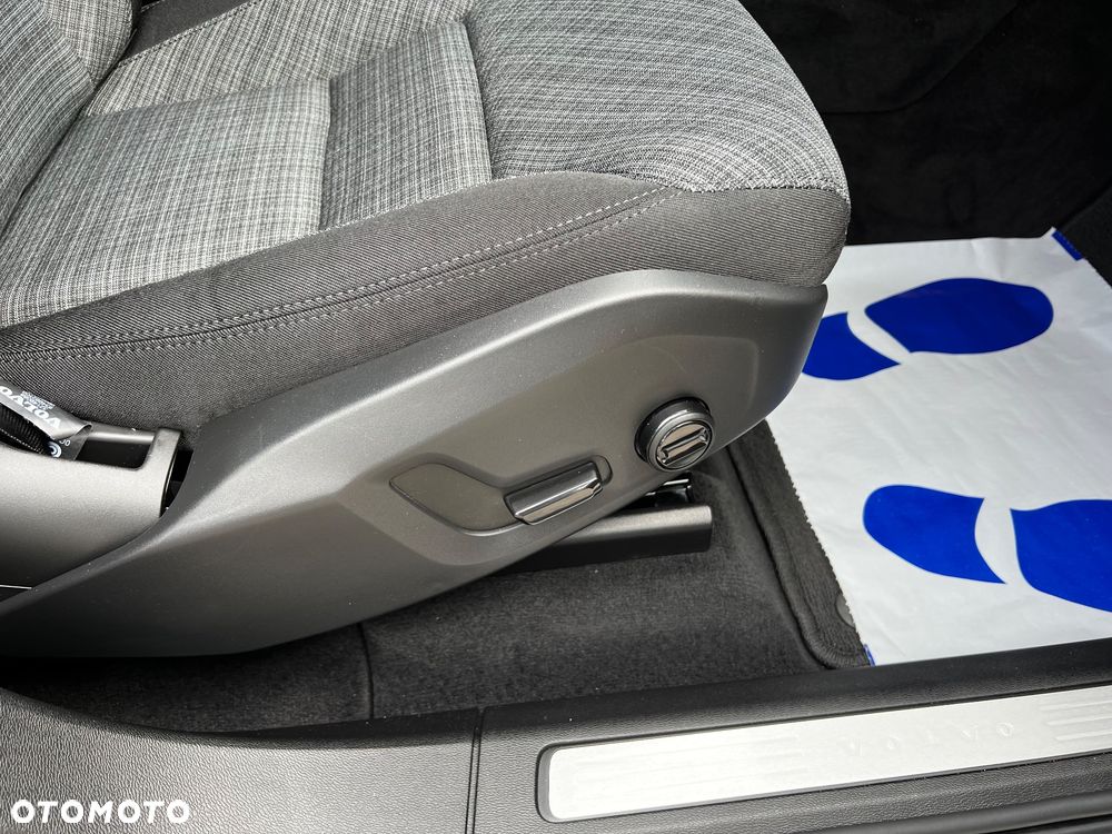 Volvo XC 60 B4 D Core - 25