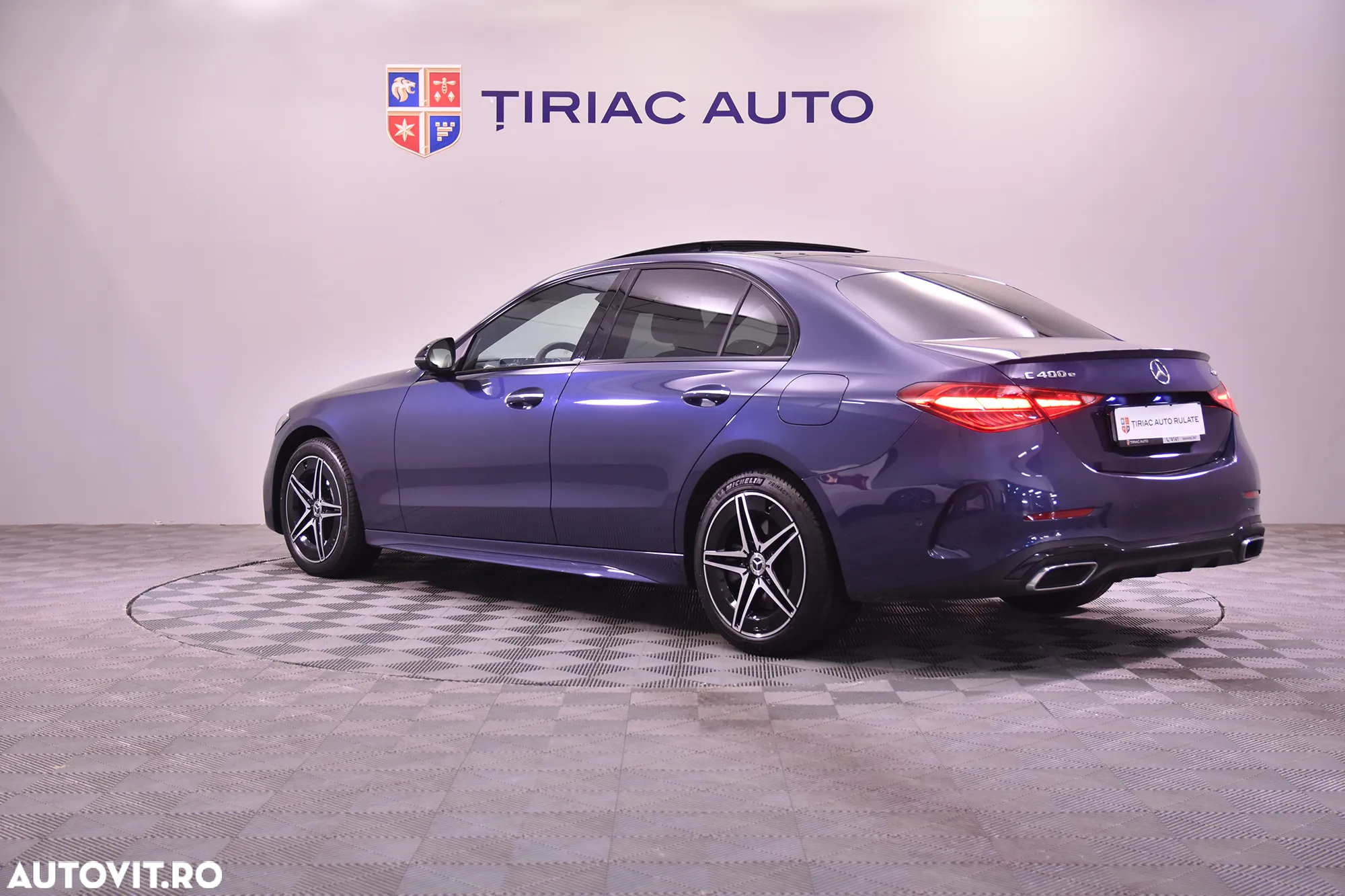 Mercedes-Benz C 400 e 4Matic 9G-TRONIC AMG Line - 3