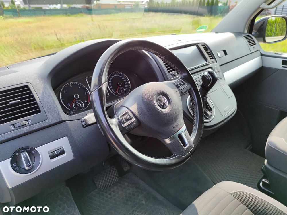 Volkswagen Multivan - 22